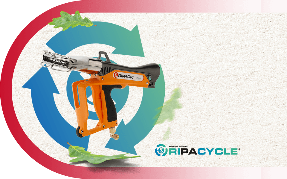 Un pistolet Ripack 3000 en action sur un emballage de marchandise